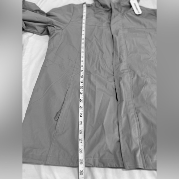 NWT Men’s Sz:L Grey Coofandy Rain Coat. Hooded. Fill Zip. Pockets. Mesh Interior - Picture 4 of 16